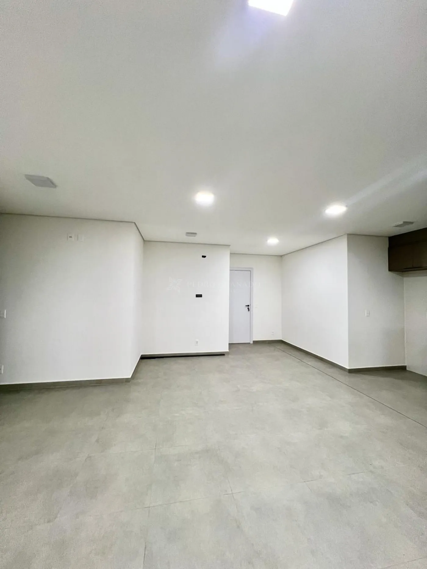 Apartamento para alugar em Zona 08, Maringá — Portal Chave Fácil