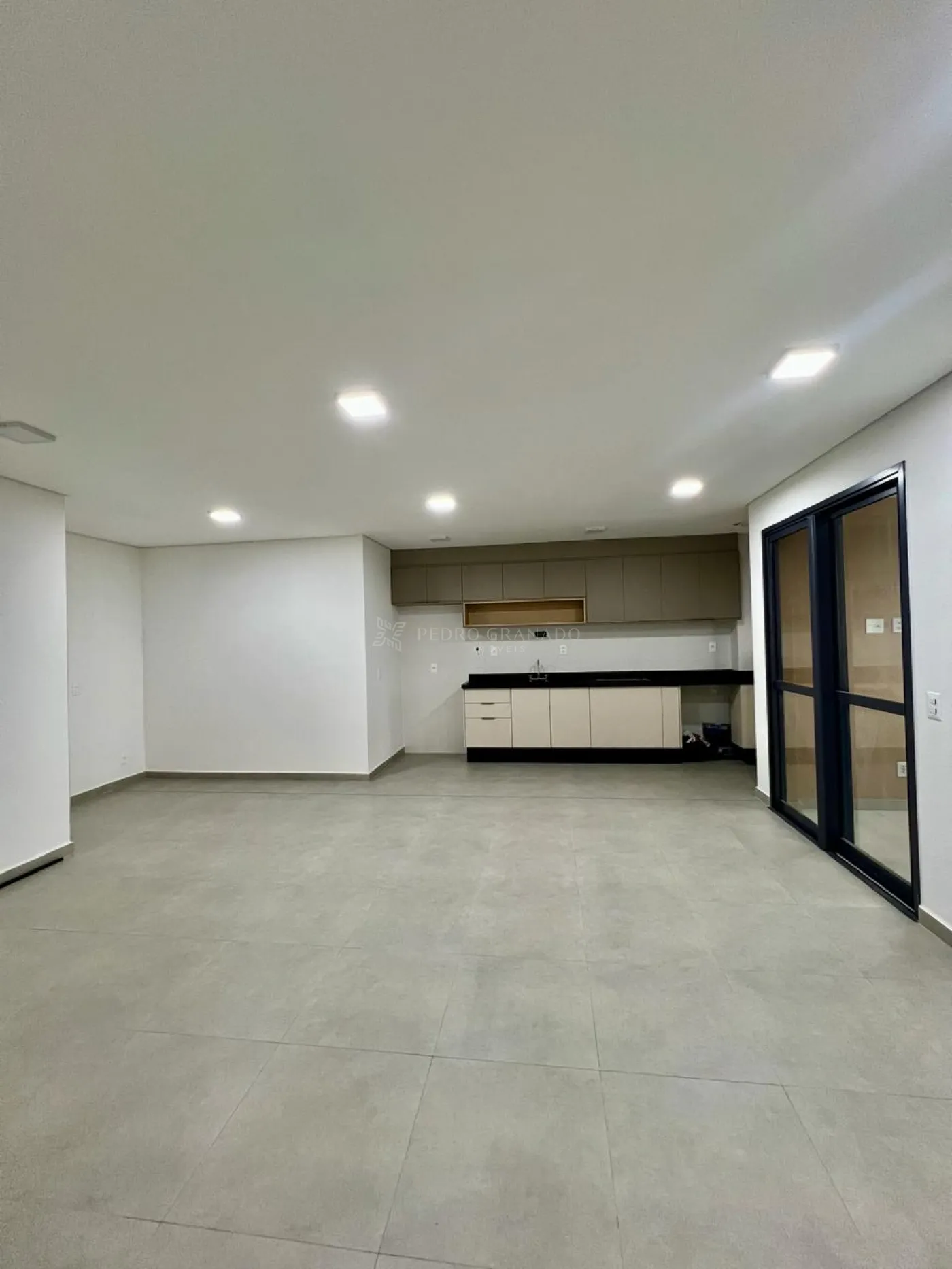 Apartamento para alugar em Zona 08, Maringá — Portal Chave Fácil