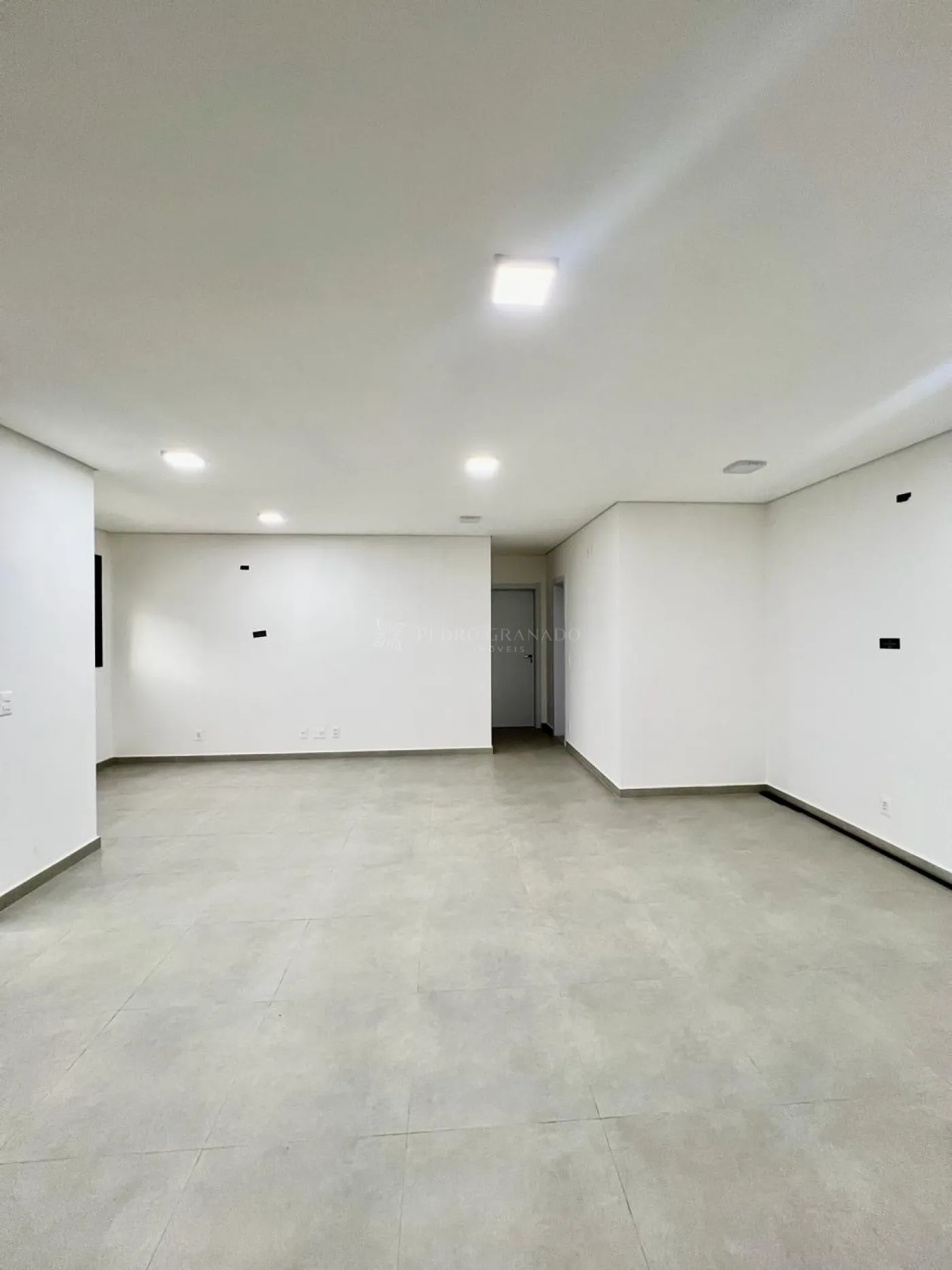 Apartamento para alugar em Zona 08, Maringá — Portal Chave Fácil