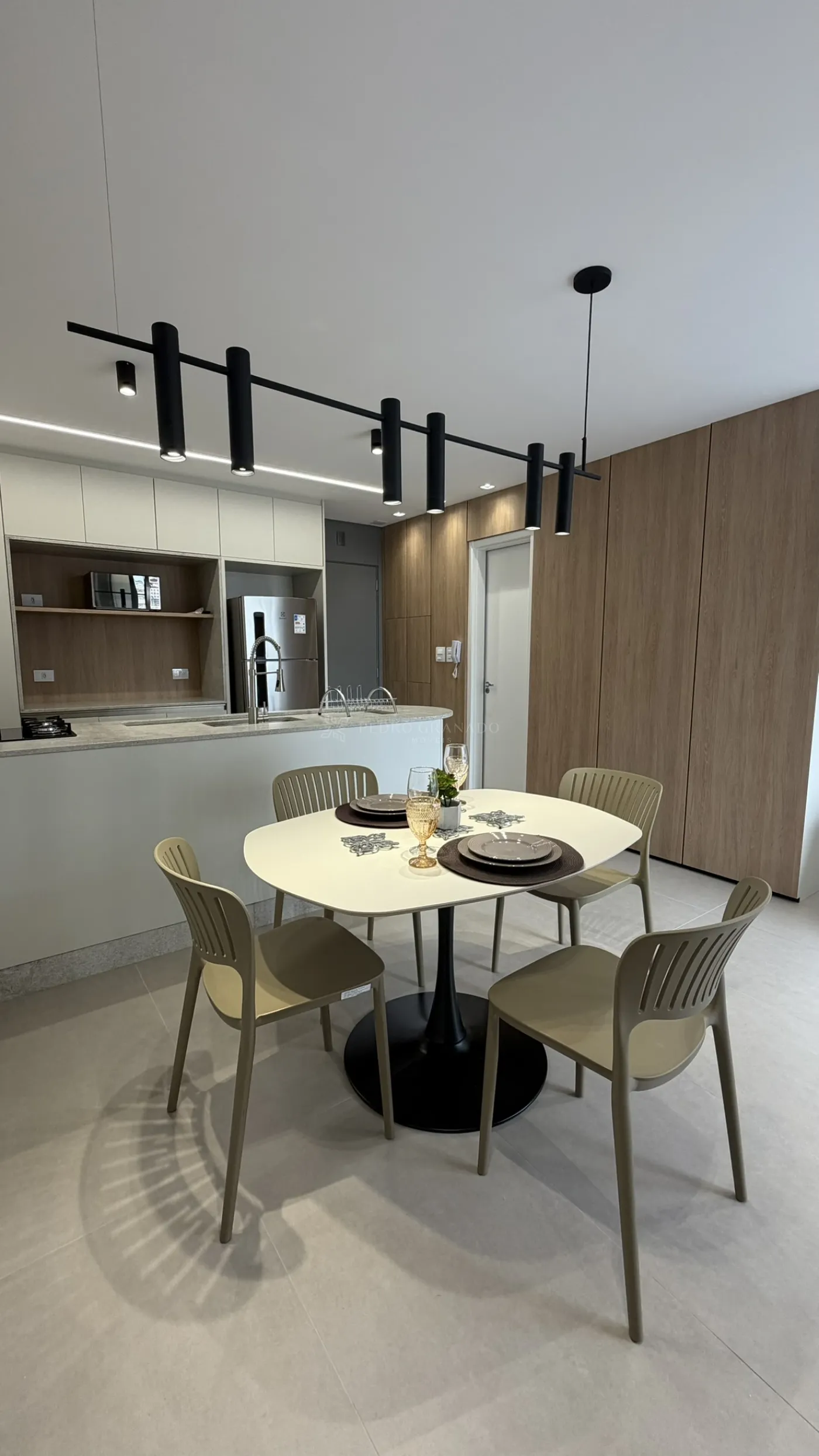 Apartamento para alugar em Zona 01, Maringá — Portal Chave Fácil