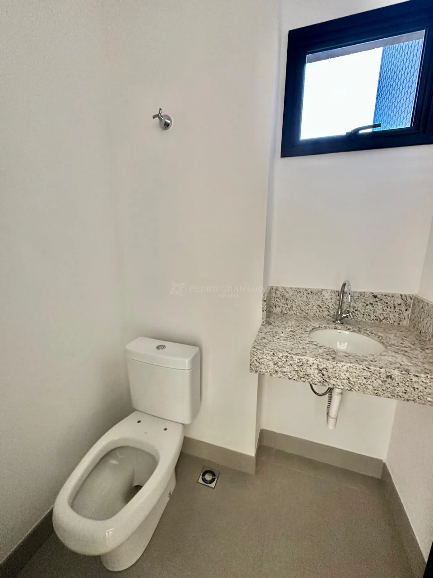 Edifício para alugar em Zona 01, Maringá — Portal Chave Fácil