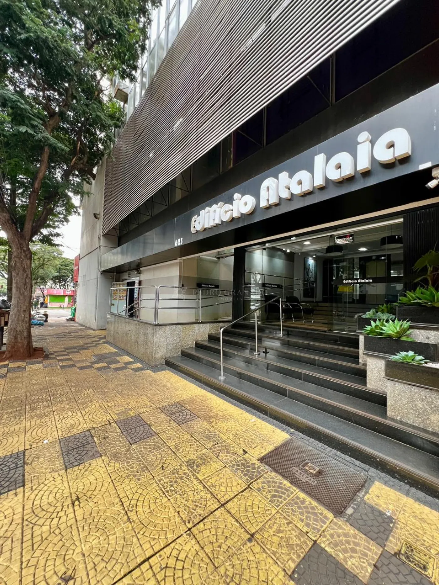 Edifício para alugar em Zona 01, Maringá — Portal Chave Fácil