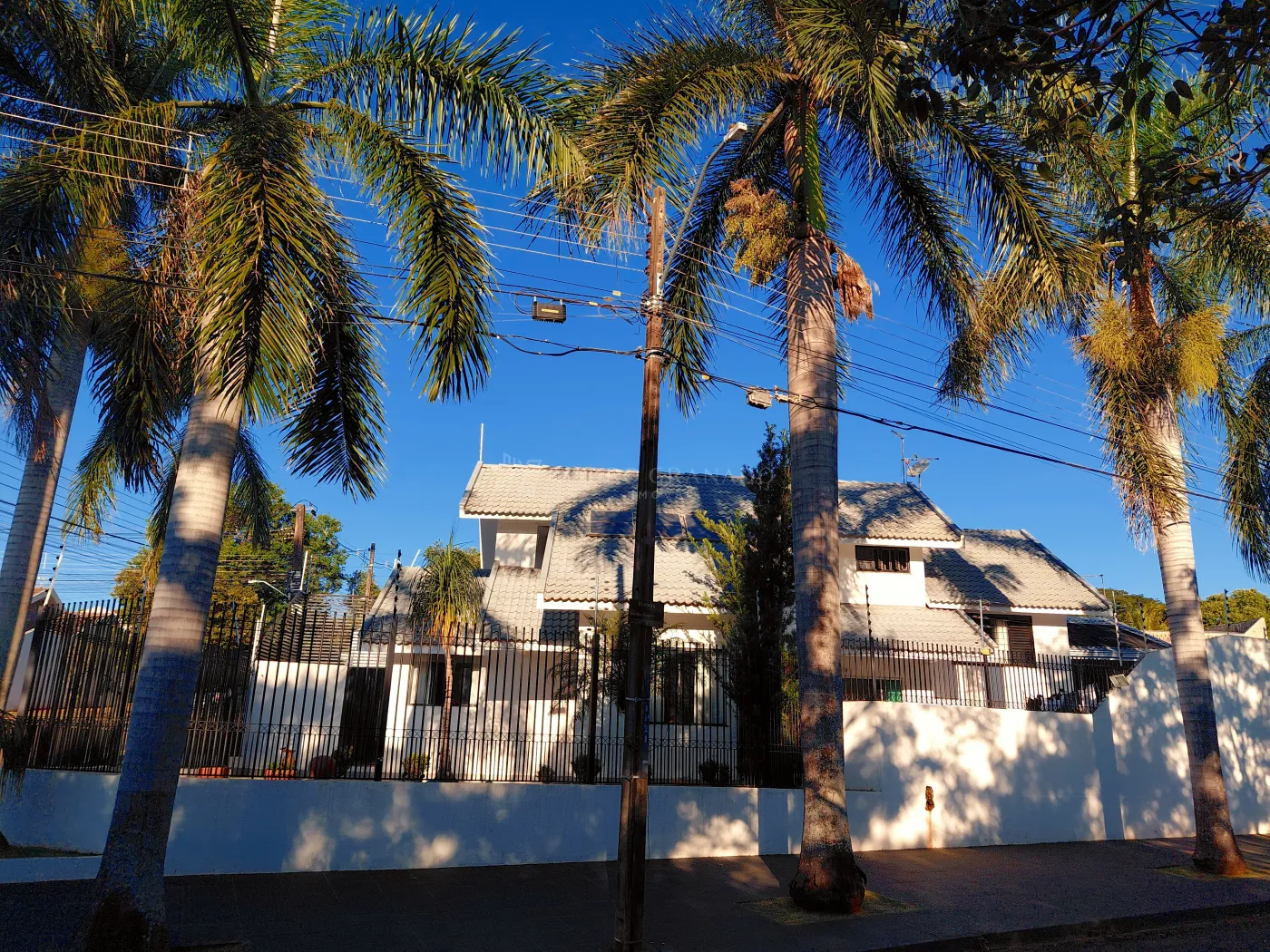 Sobrado à venda em Jardim Novo Oásis, Maringá — Portal Chave Fácil
