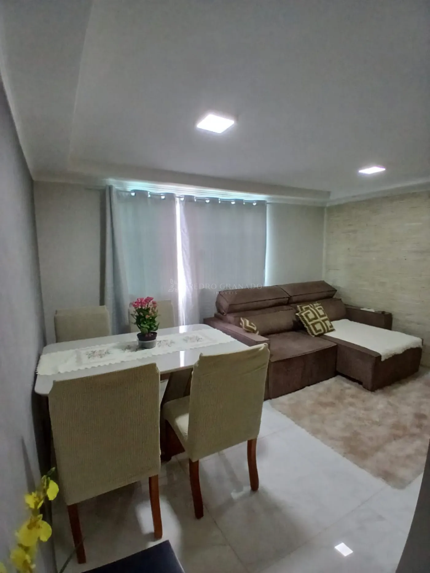 Apartamento à venda em Conjunto Habitacional Lea Leal, Maringá — Portal Chave Fácil