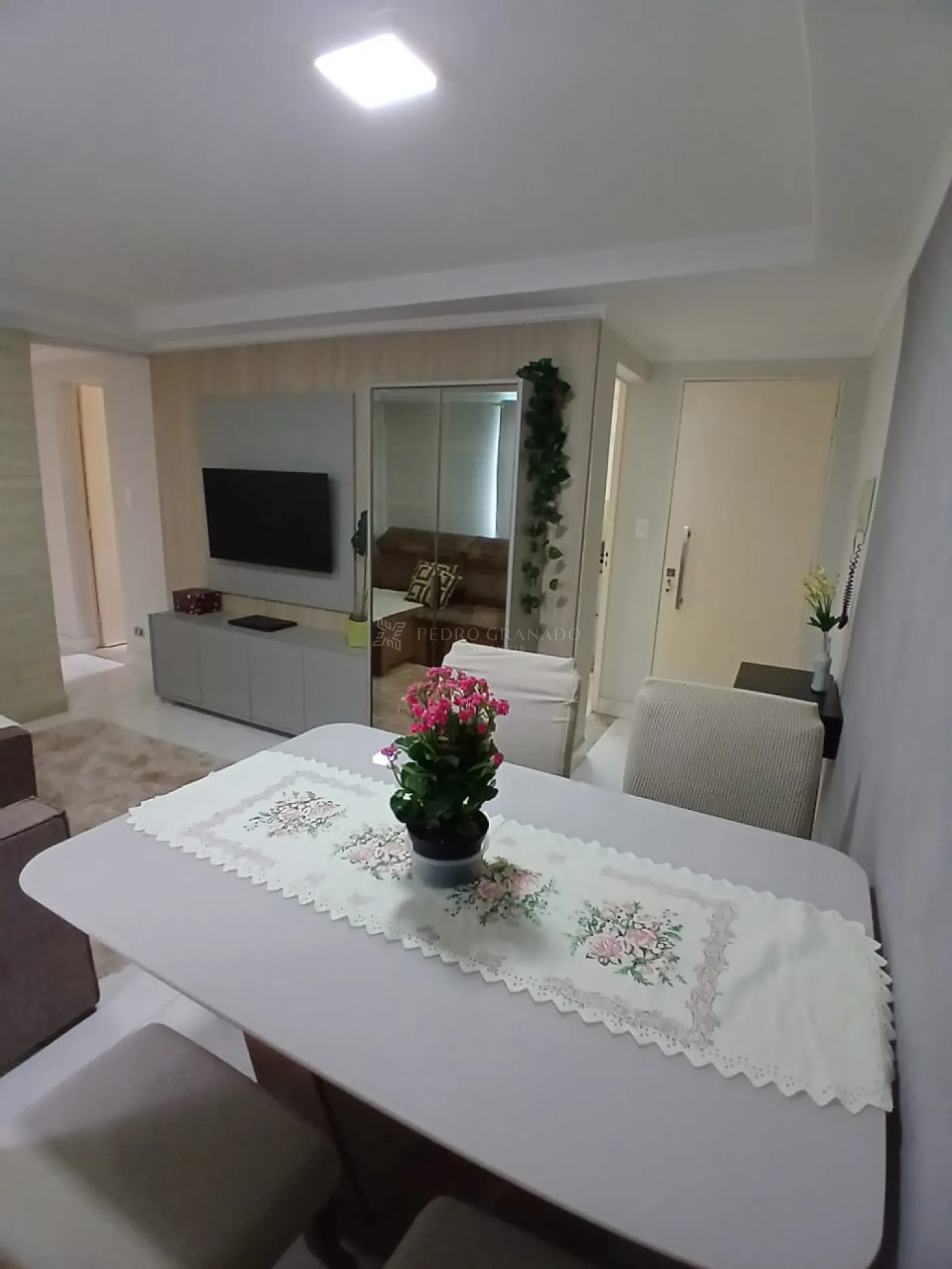 Apartamento à venda em Conjunto Habitacional Lea Leal, Maringá — Portal Chave Fácil