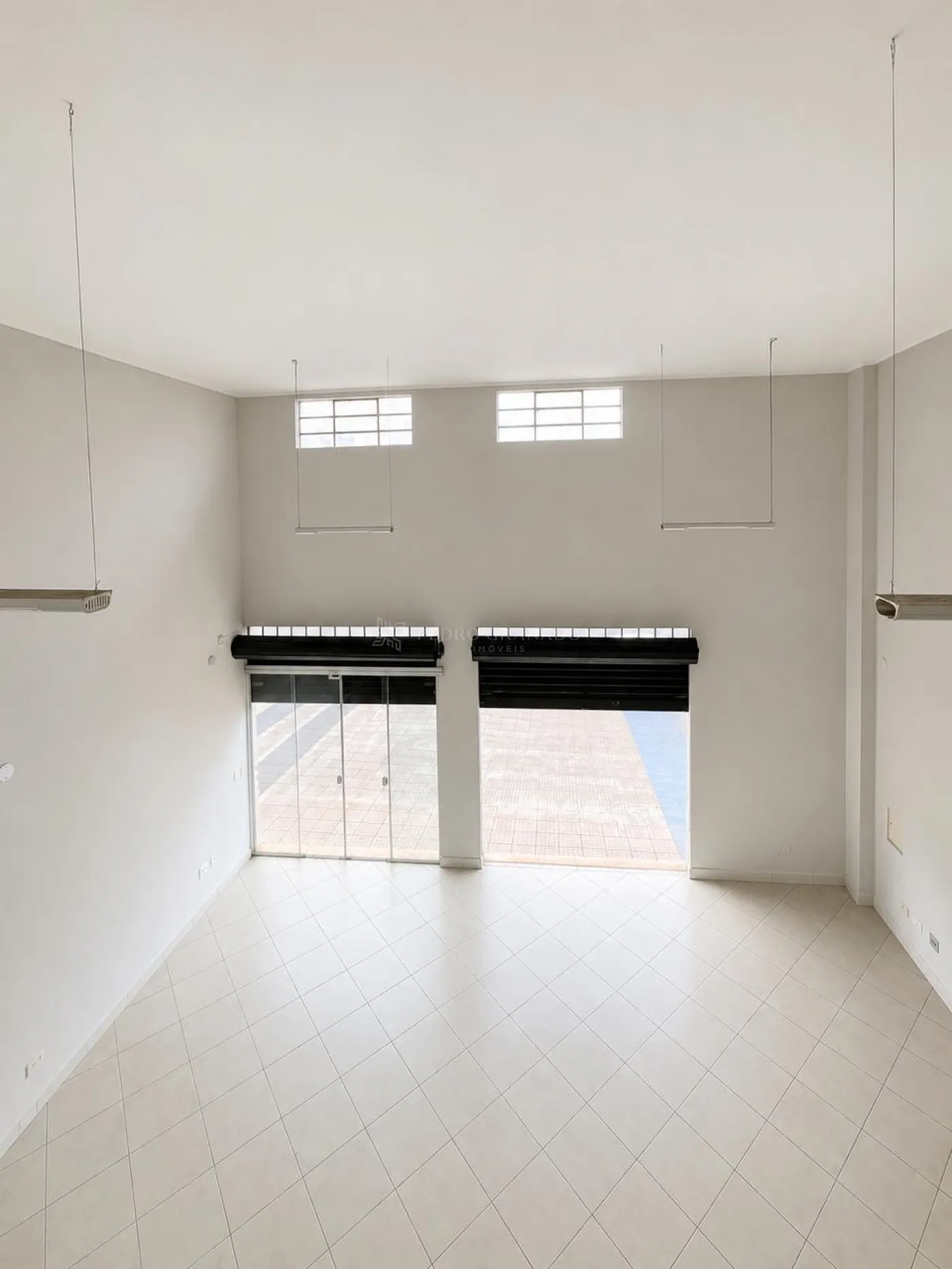 Edifício para alugar em Jardim Santa Helena, Maringá — Portal Chave Fácil
