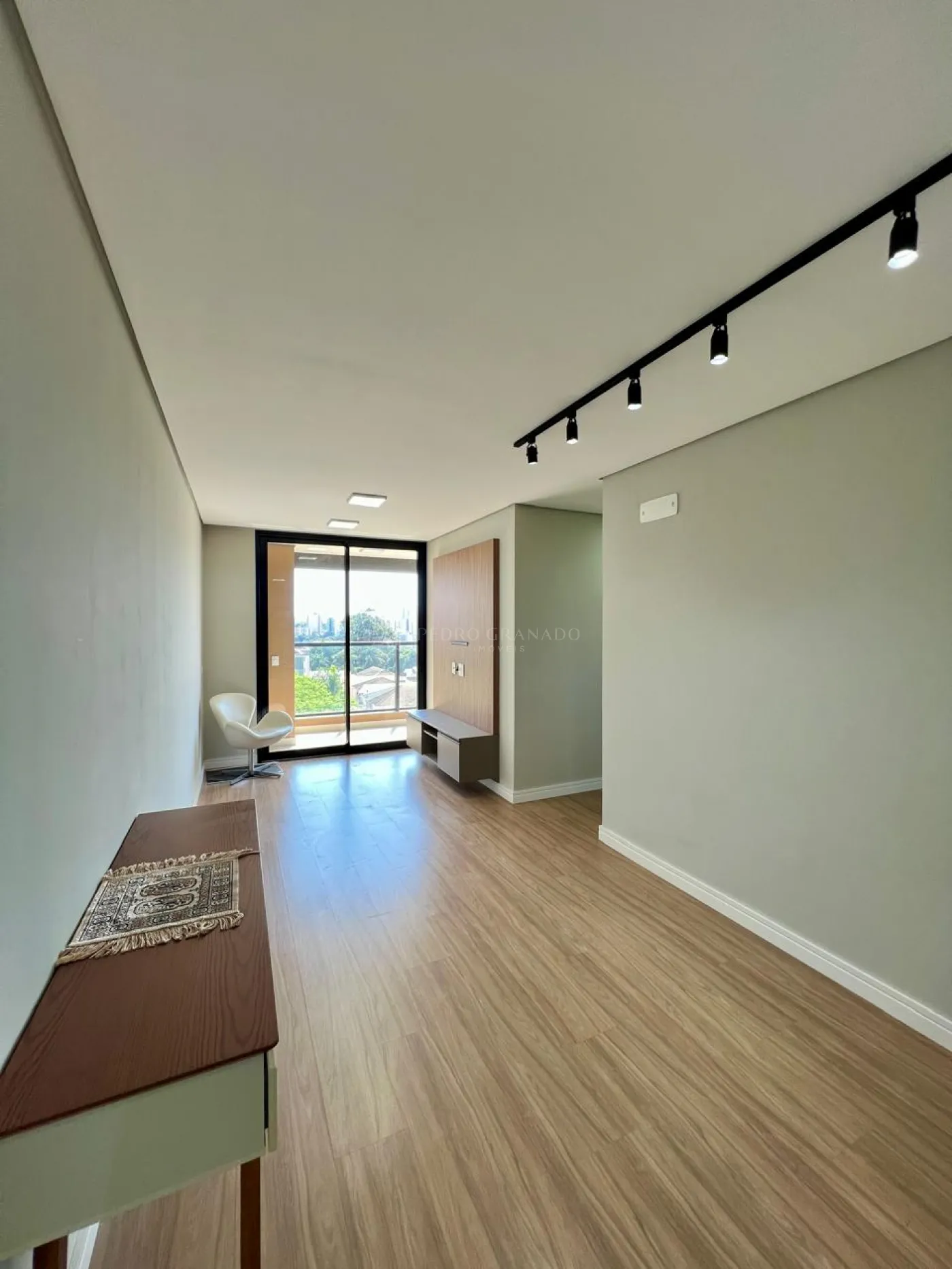 Apartamento para alugar em Zona 08, Maringá — Portal Chave Fácil