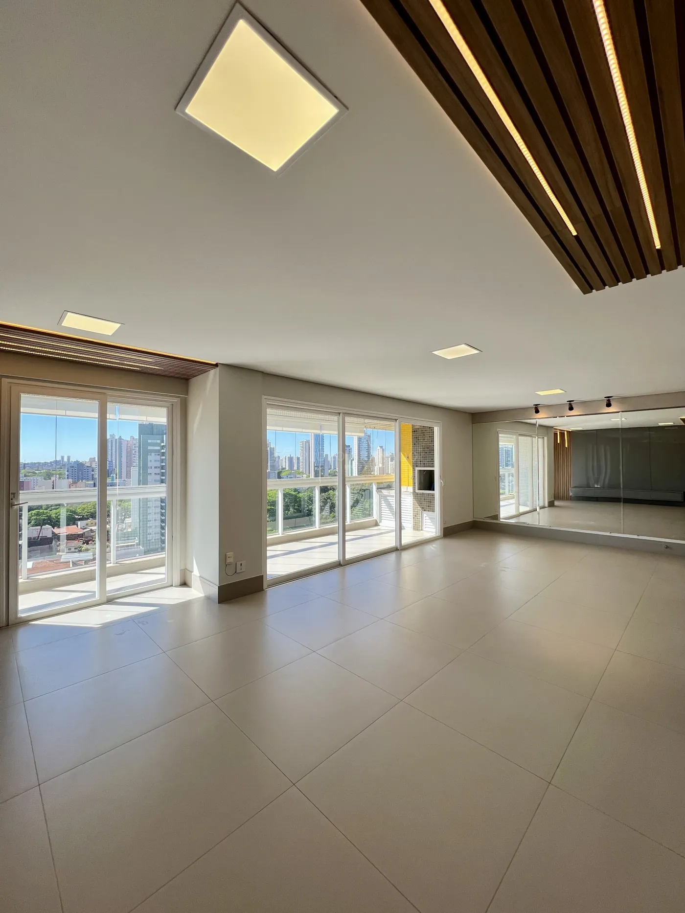 Apartamento para alugar em Zona 01, Maringá — Portal Chave Fácil