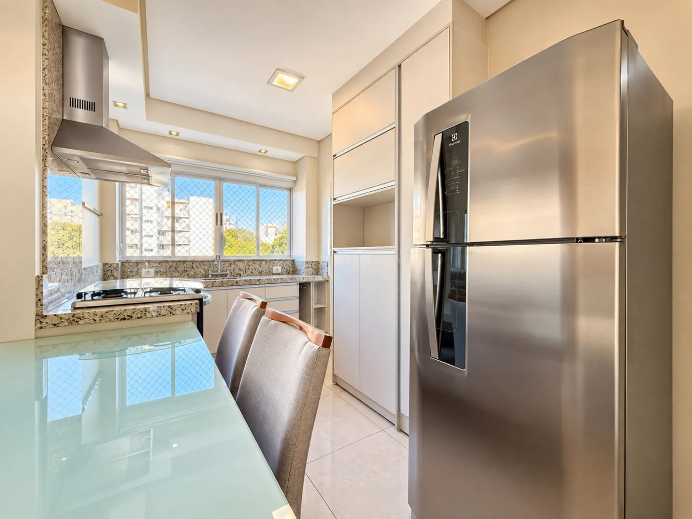 Apartamento para alugar em Zona 07, Maringá — Portal Chave Fácil