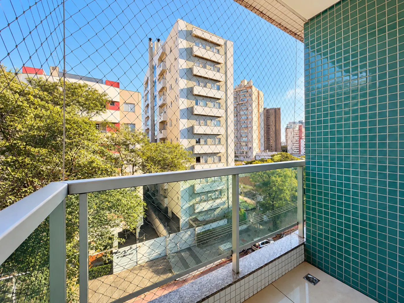 Apartamento para alugar em Zona 07, Maringá — Portal Chave Fácil