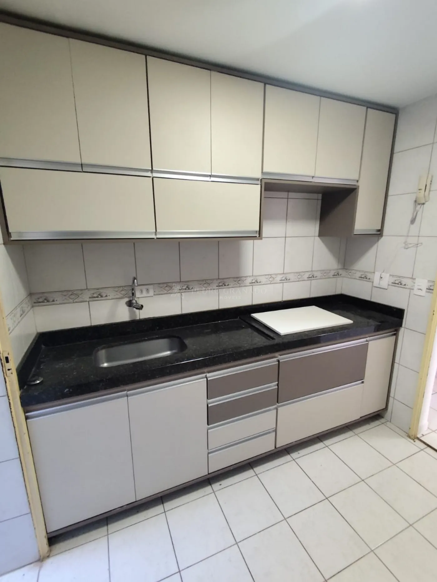 Apartamento para alugar em Zona 08, Maringá — Portal Chave Fácil