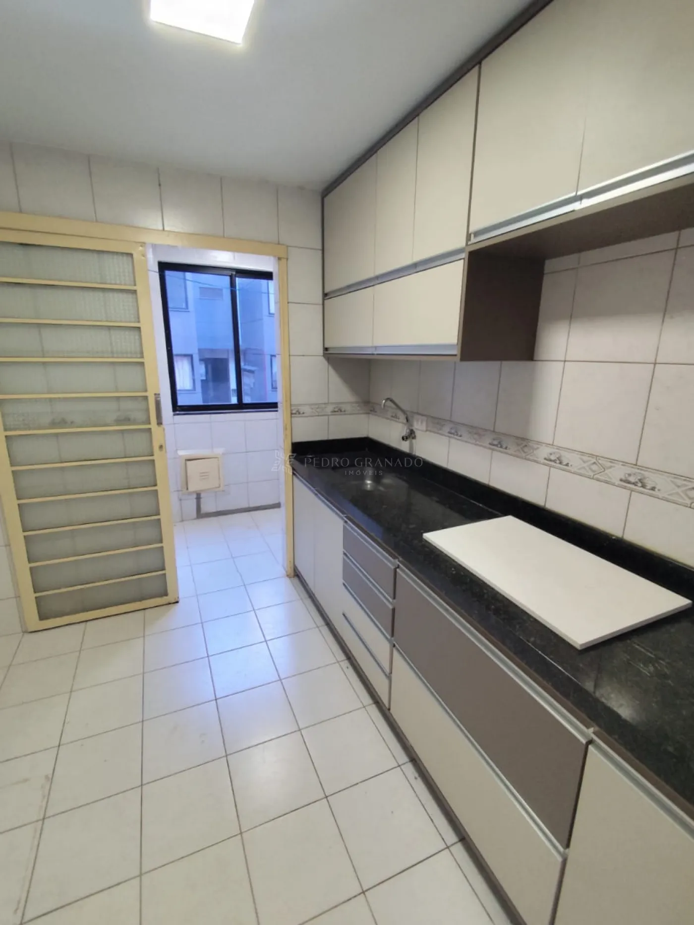 Apartamento para alugar em Zona 08, Maringá — Portal Chave Fácil