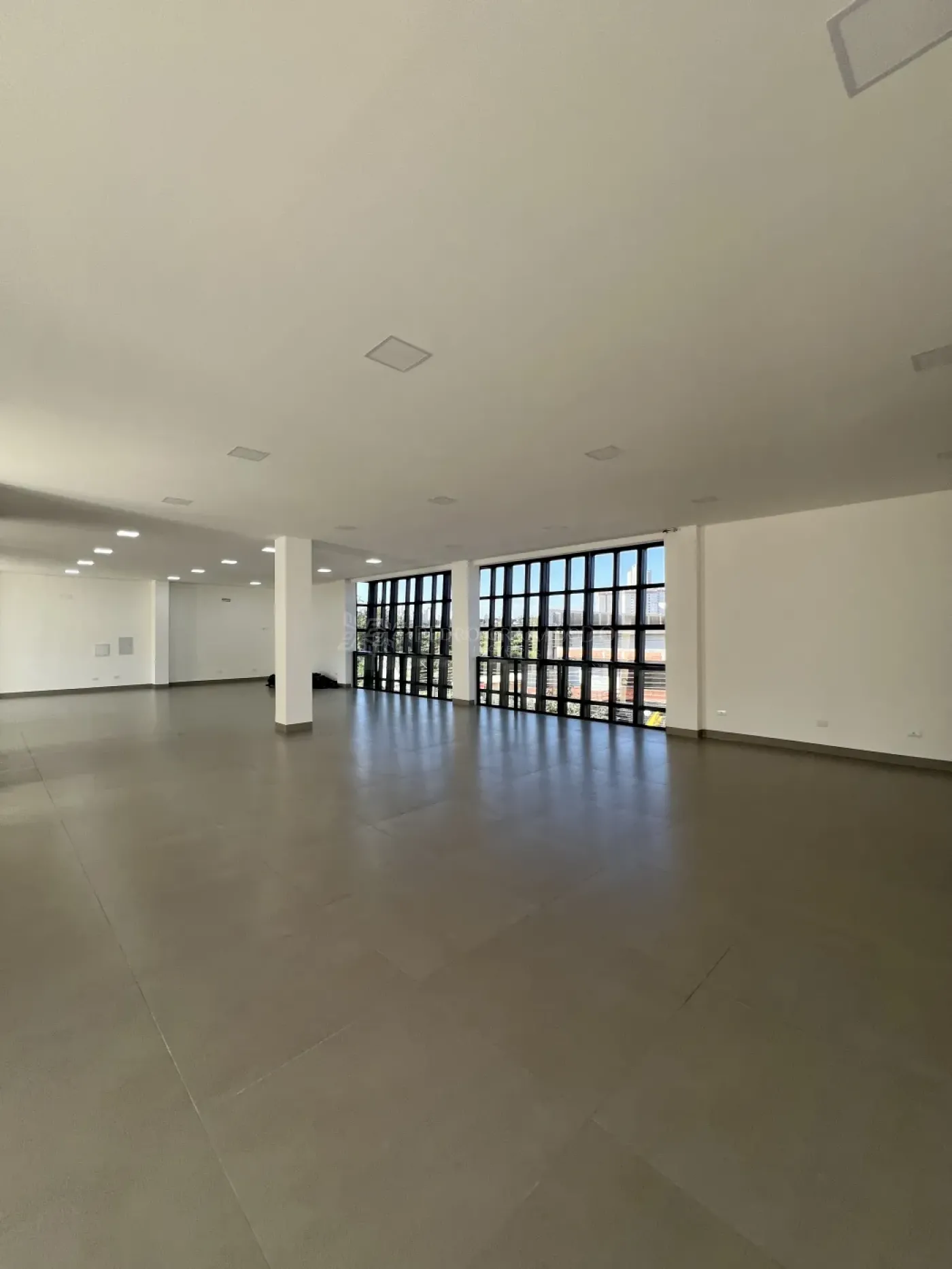 Prédio/Edifício para alugar em Jardim Cidade Monções, Maringá — Portal Chave Fácil