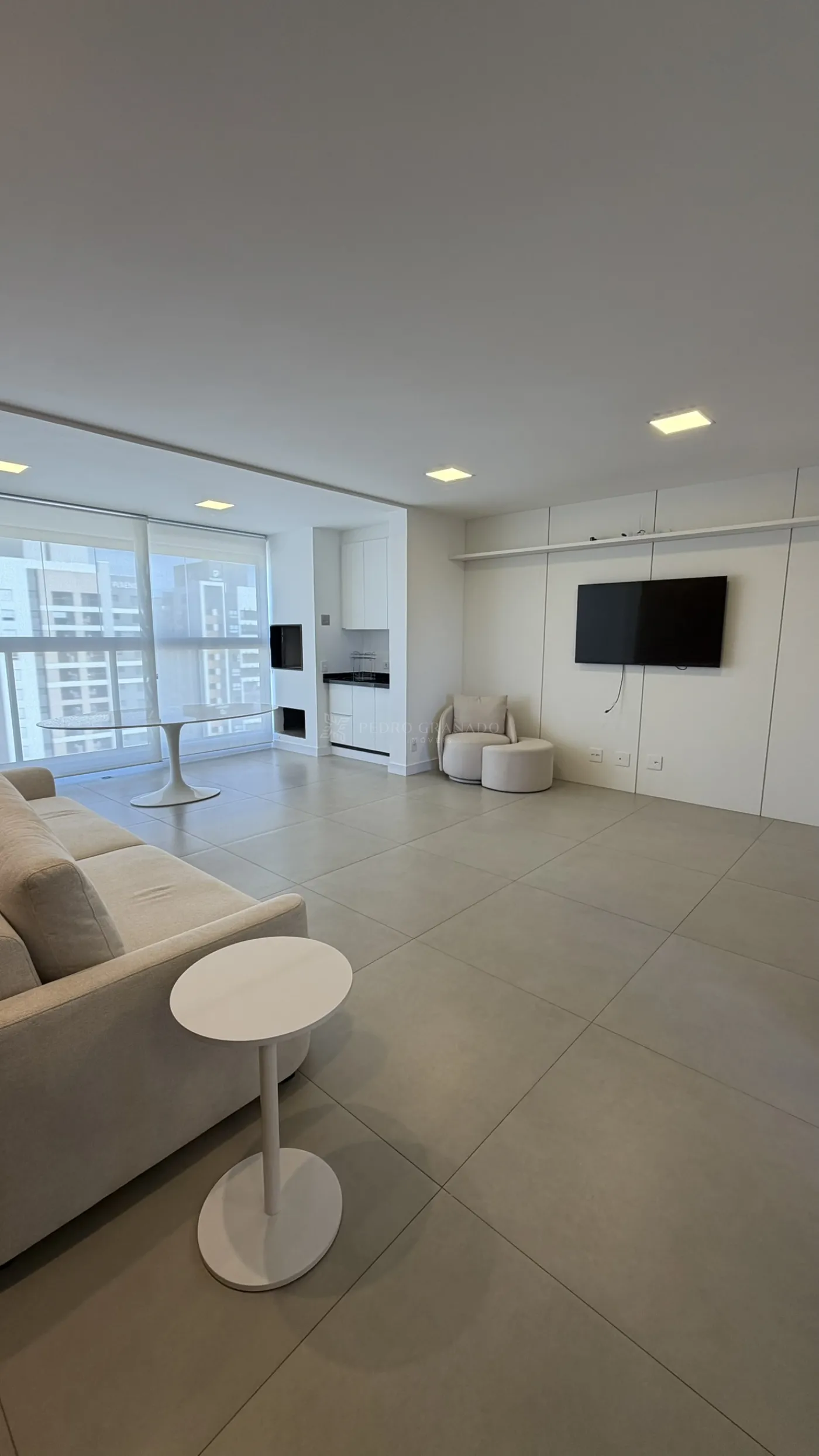 Apartamento para alugar em Zona 08, Maringá — Portal Chave Fácil