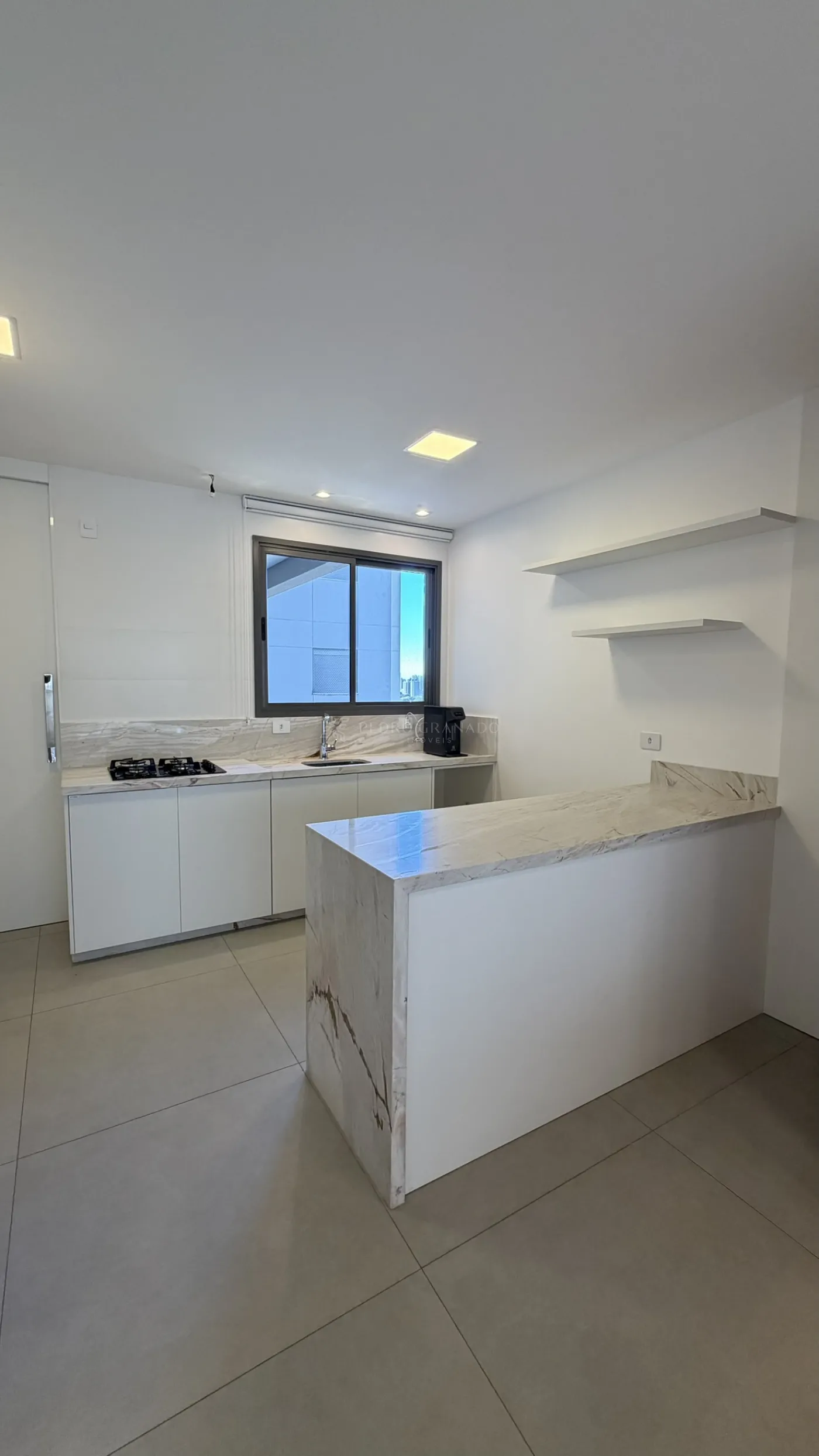 Apartamento para alugar em Zona 08, Maringá — Portal Chave Fácil