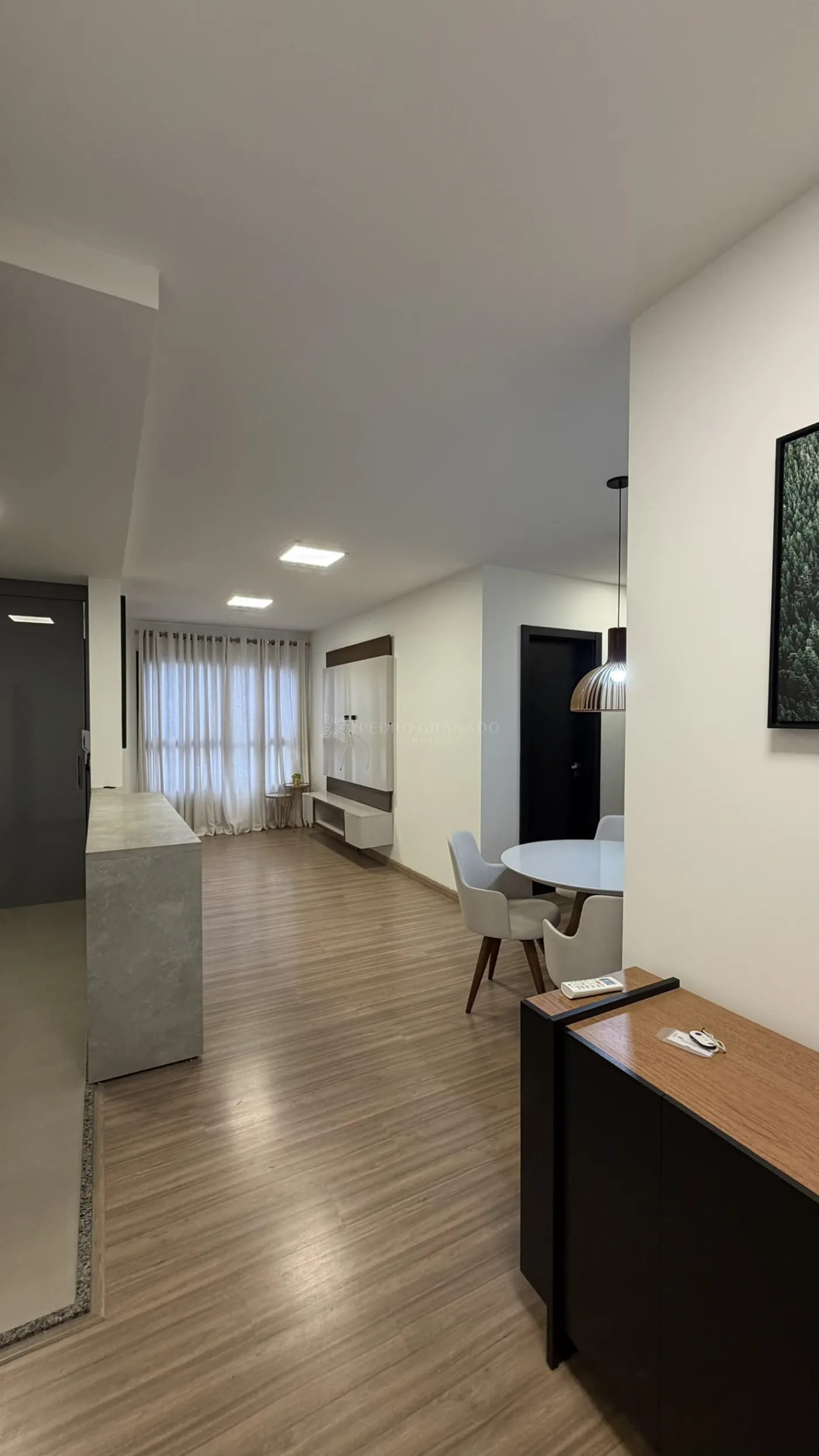 Apartamento para alugar em Zona 08, Maringá — Portal Chave Fácil