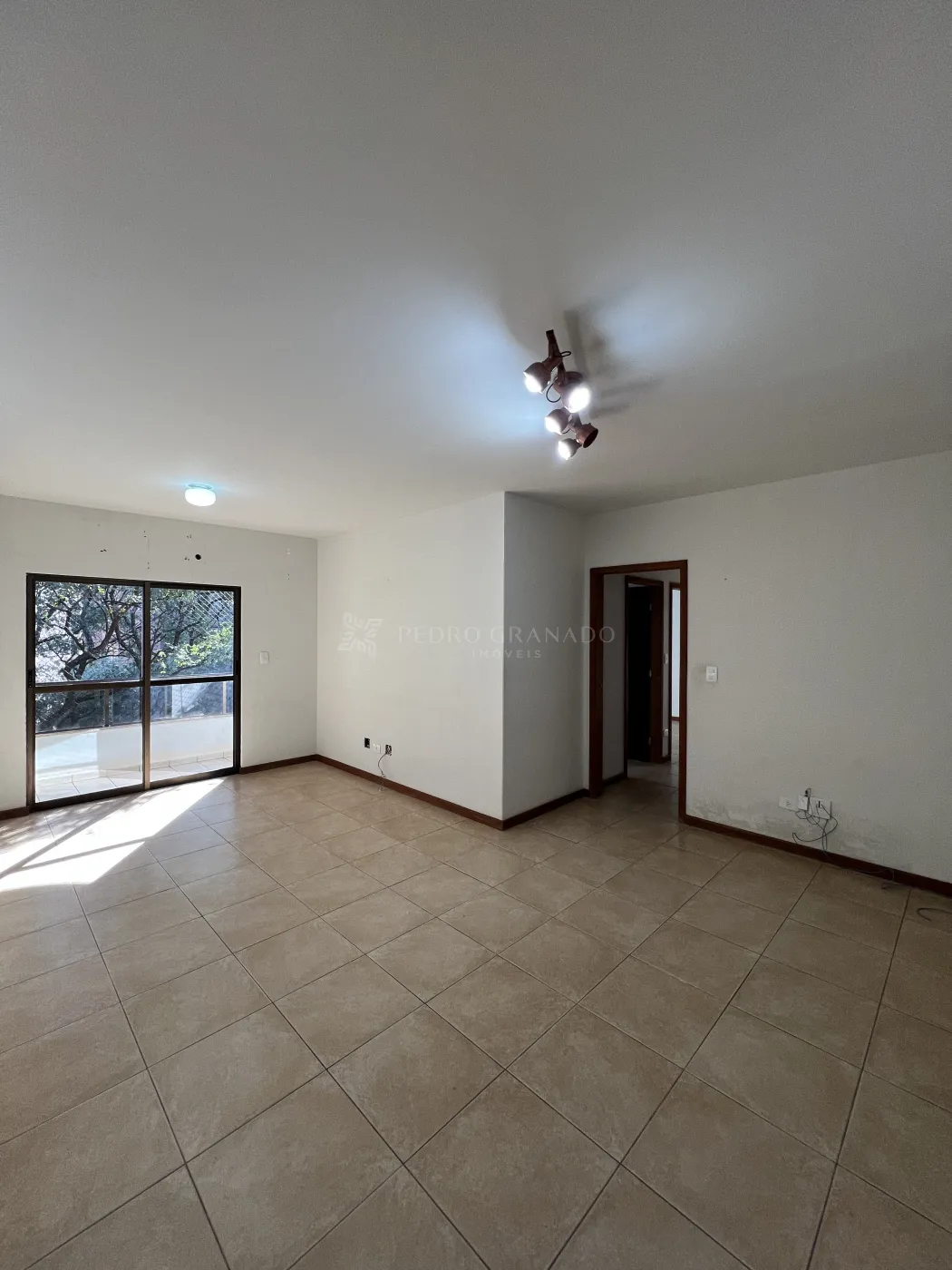 Apartamento para alugar em Zona 07, Maringá — Portal Chave Fácil