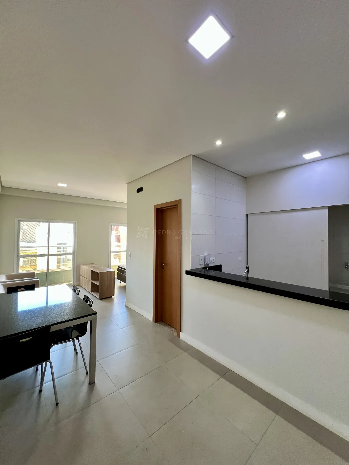 Apartamento para alugar em Zona 01, Maringá — Portal Chave Fácil