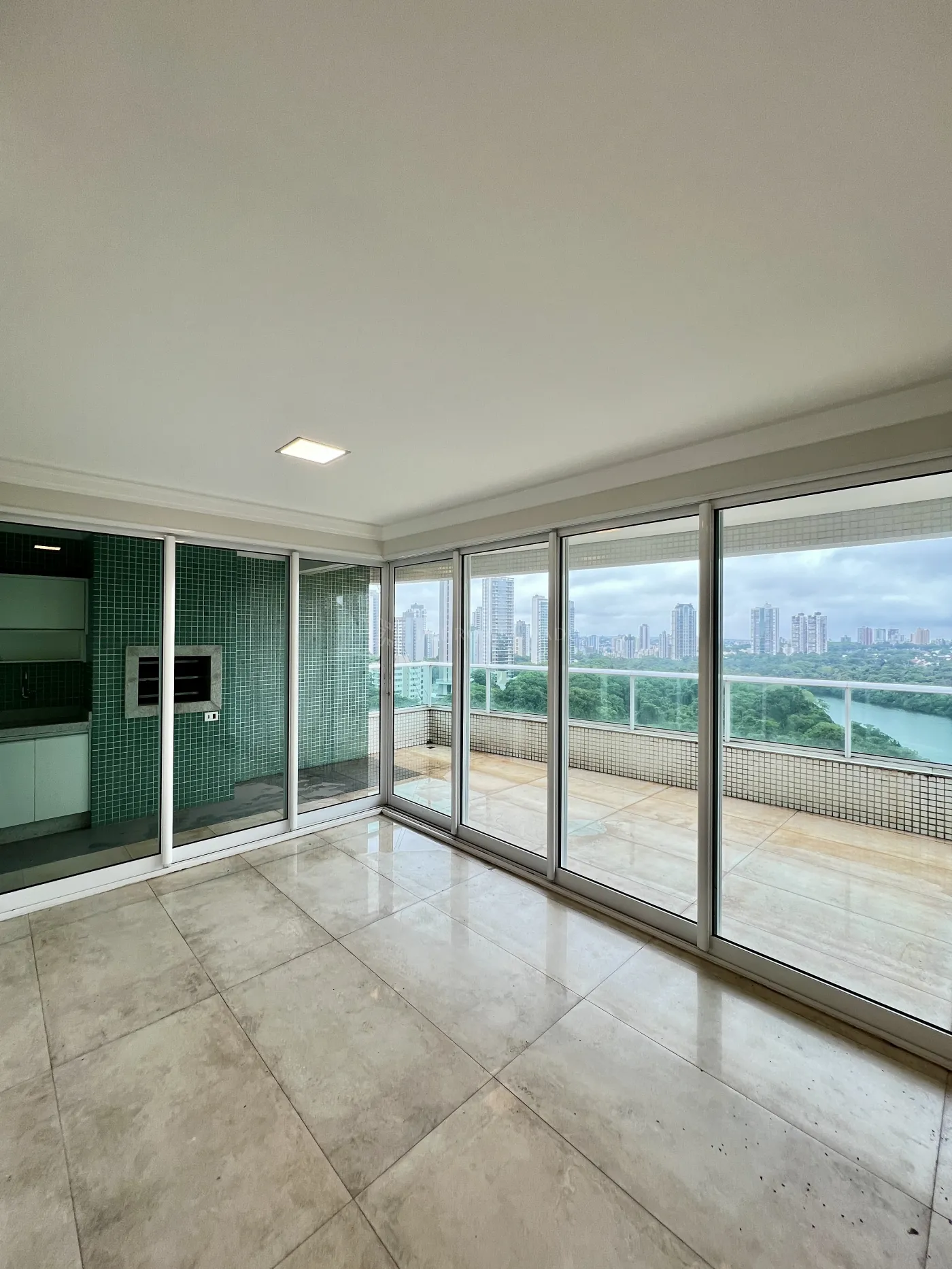 Apartamento para alugar em Zona 01, Maringá — Portal Chave Fácil