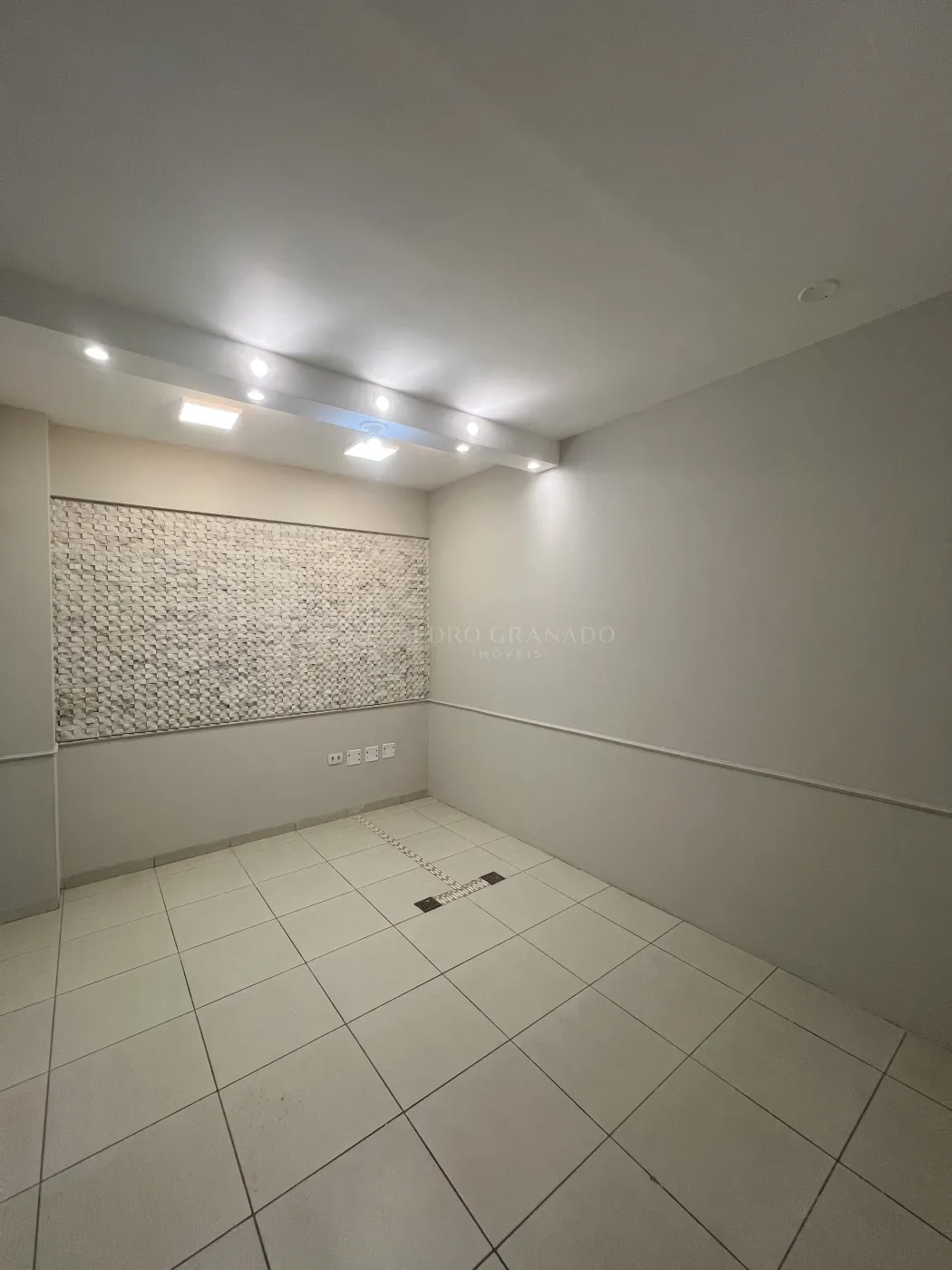 Edifício para alugar em Zona 01, Maringá — Portal Chave Fácil