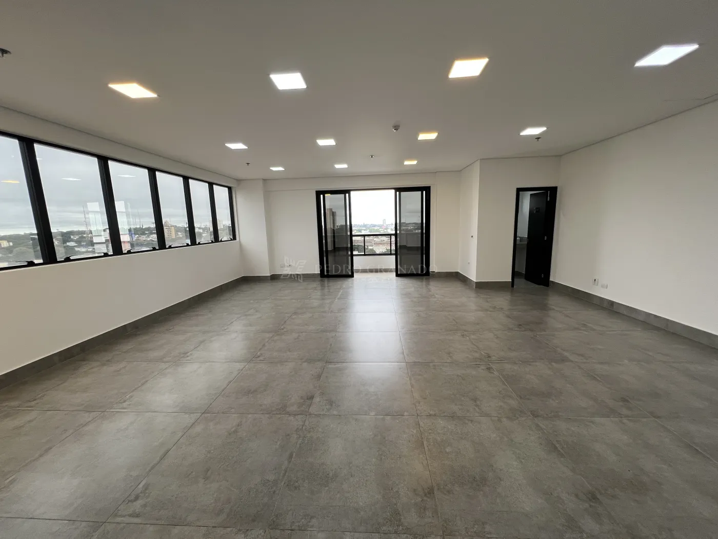 Edifício para alugar em Zona 01, Maringá — Portal Chave Fácil