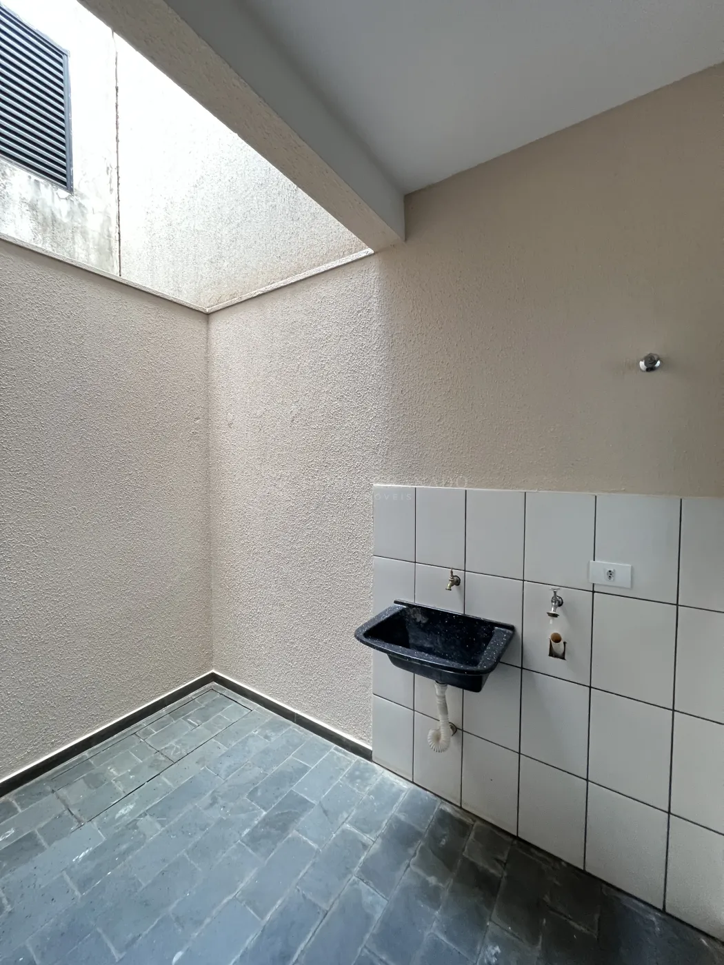 Kitnet para alugar em Zona 08, Maringá — Portal Chave Fácil