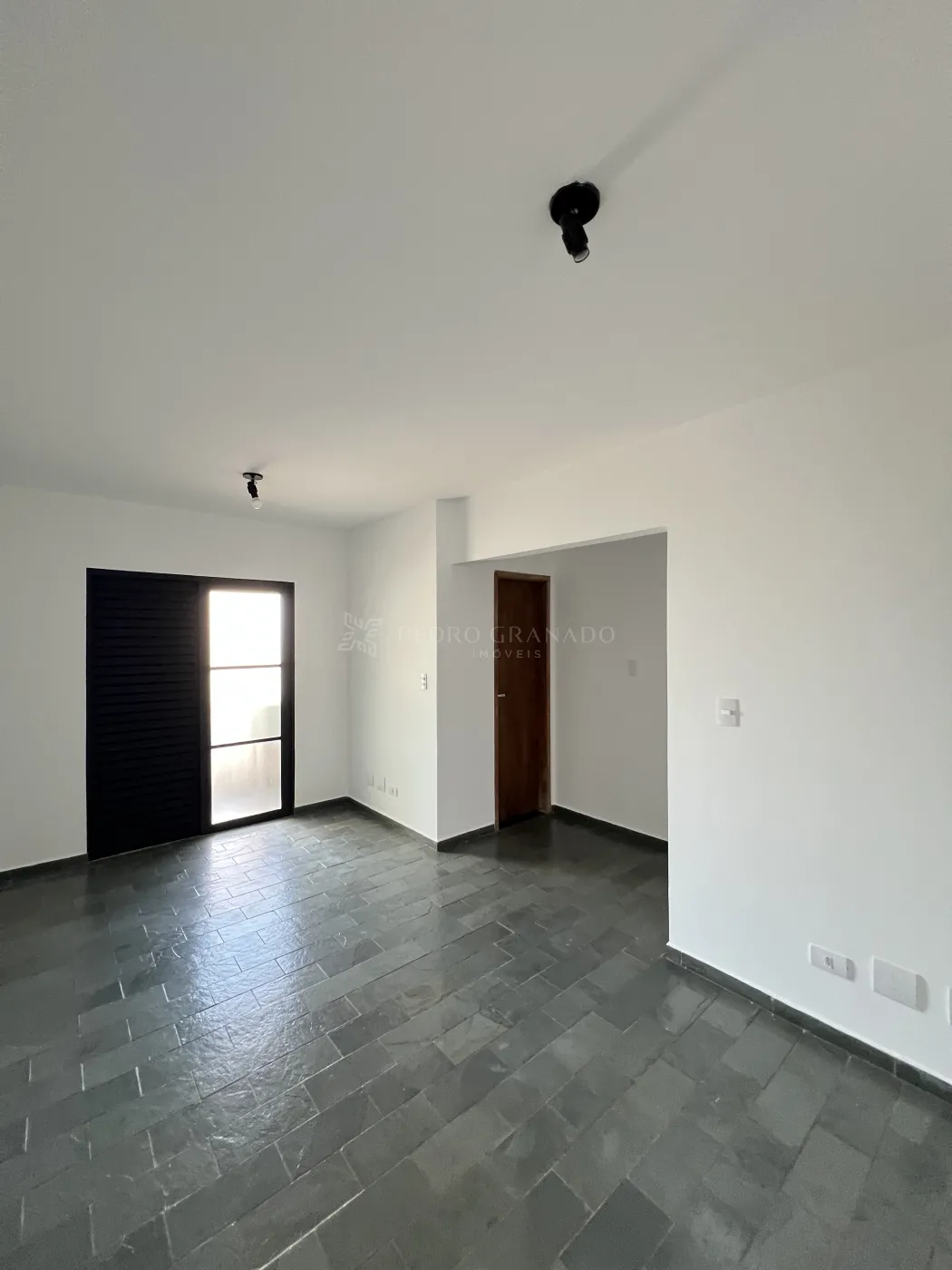 Kitnet para alugar em Zona 08, Maringá — Portal Chave Fácil