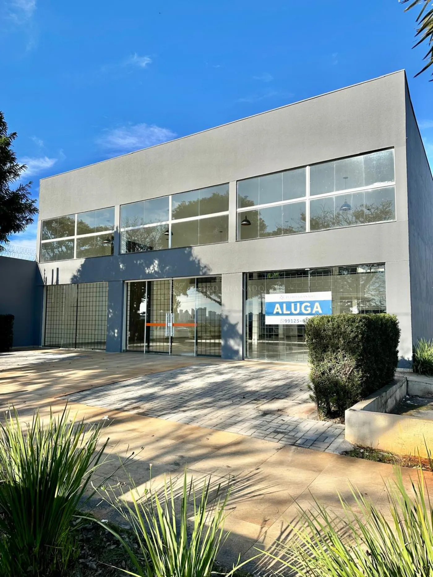 Edifício para alugar em Zona 08, Maringá — Portal Chave Fácil