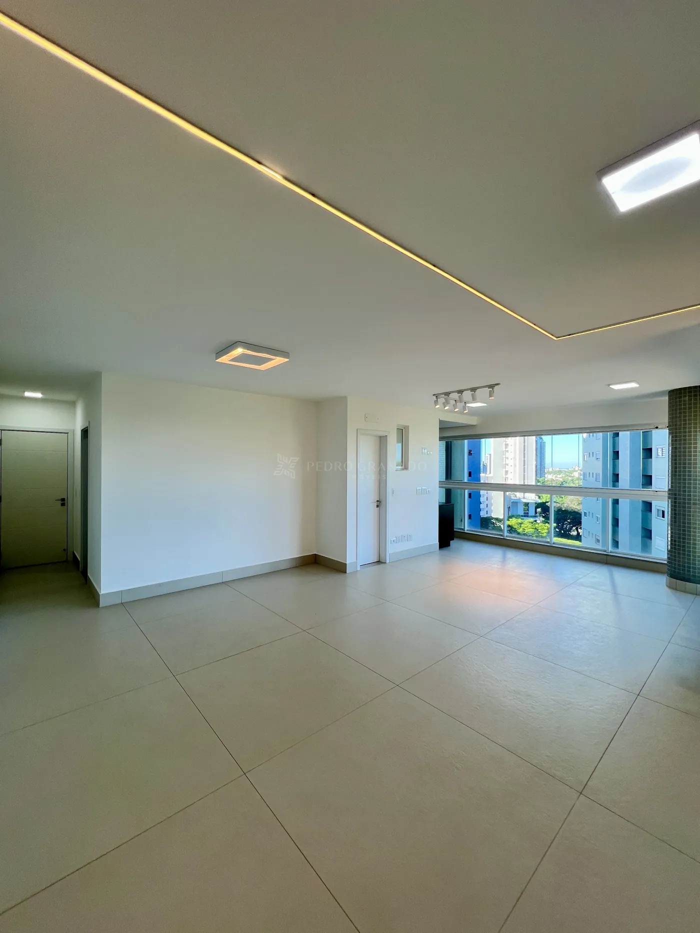 Apartamento para alugar em Zona 03, Maringá — Portal Chave Fácil