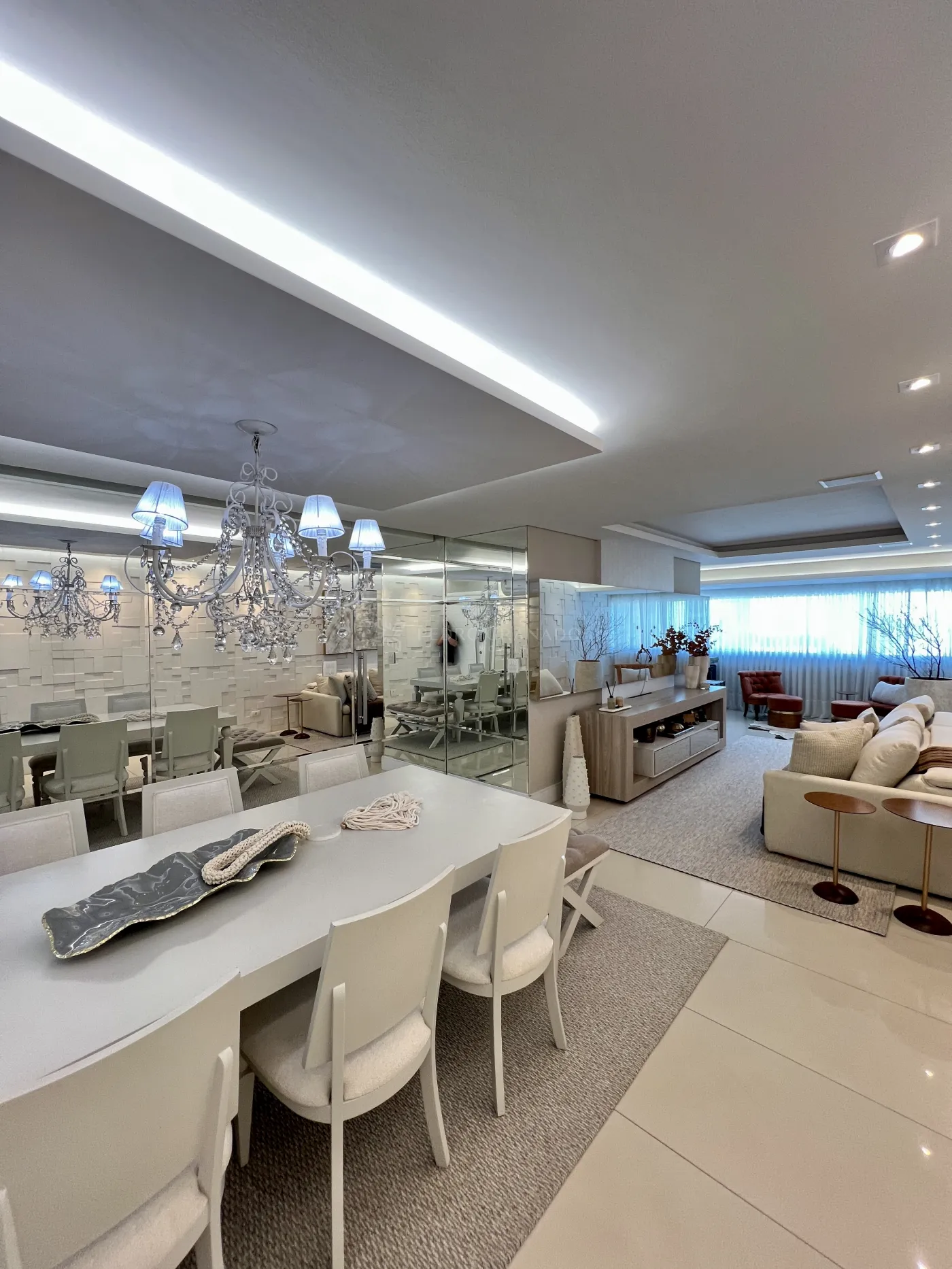 Apartamento para alugar em Zona 01, Maringá — Portal Chave Fácil