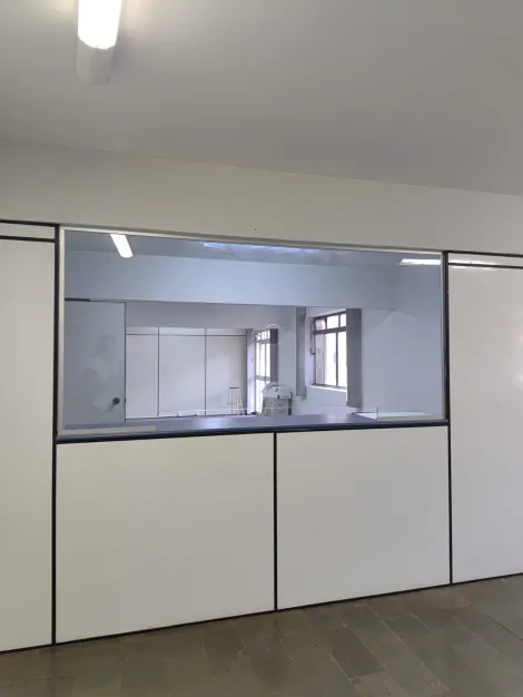 Maringa Zona 01 Comercial Locacao R$ 2.200,00 Condominio R$700,00  1 Vaga Area construida 161.57m2