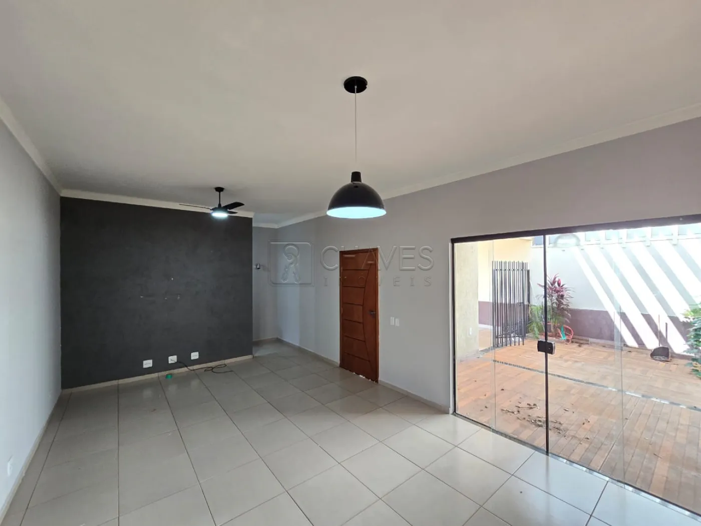Alugar Casa / Condom&iacute;nio em Bonfim Paulista R$ 4.500,00 - Foto 2