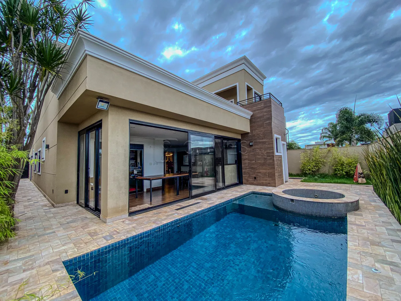 Alugar Casa / Condom&iacute;nio em Ribeir&atilde;o Preto R$ 15.000,00 - Foto 1