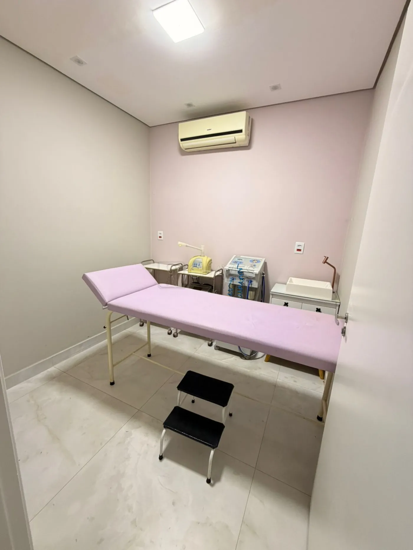 Alugar Comercial / Sal&atilde;o em Ribeir&atilde;o Preto R$ 3.500,00 - Foto 6