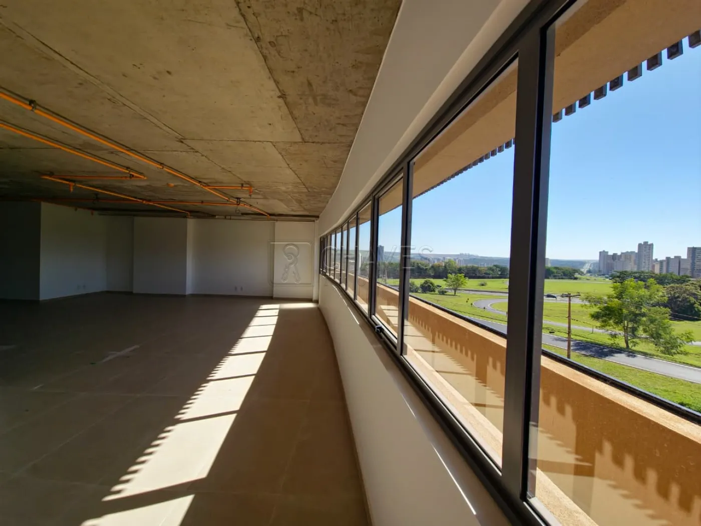 Alugar Comercial / Sala em Condom&iacute;nio em Ribeir&atilde;o Preto R$ 12.072,00 - Foto 1