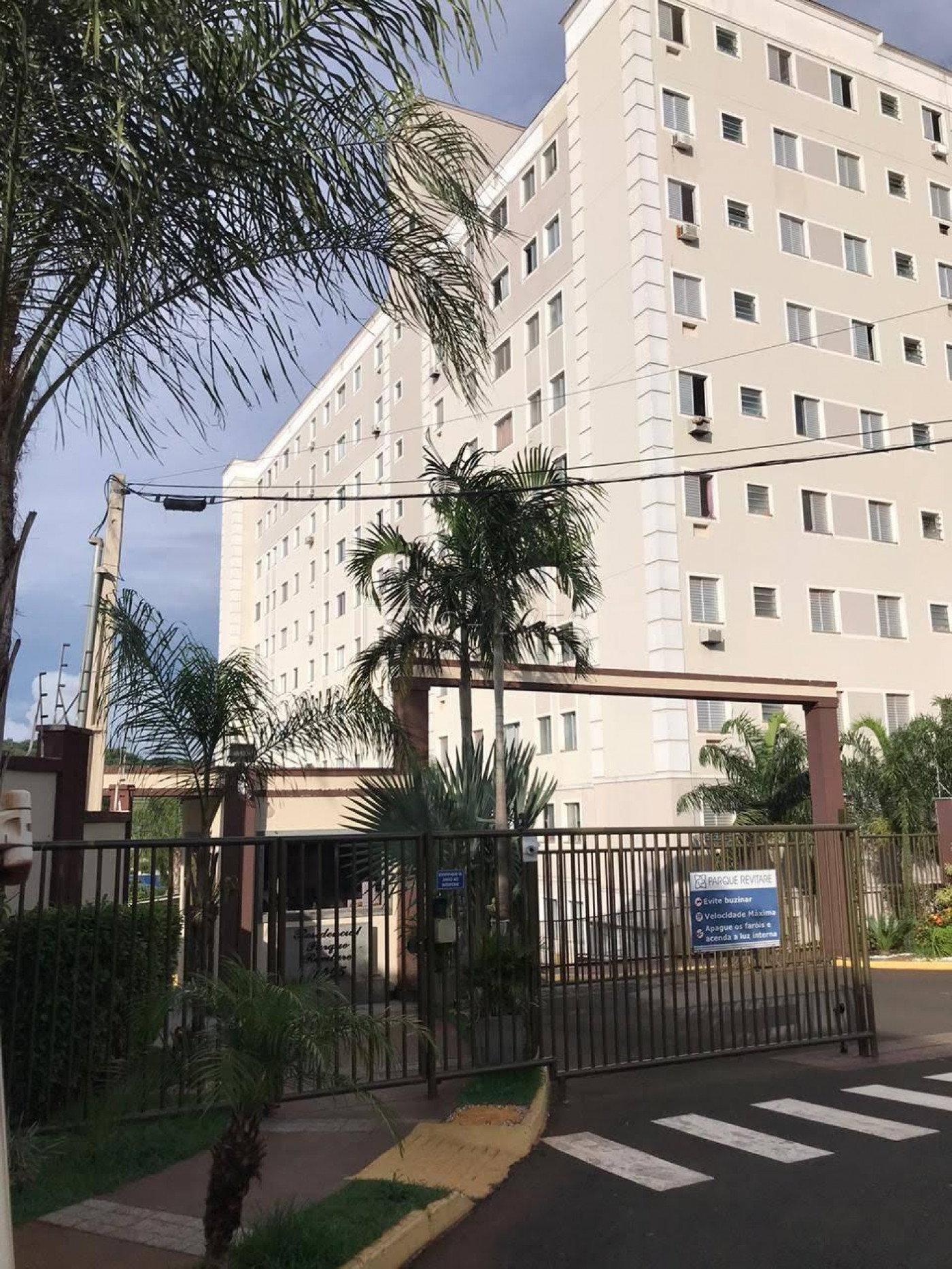 Alugar Apartamento / Padr&atilde;o em Ribeir&atilde;o Preto R$ 1.200,00 - Foto 2