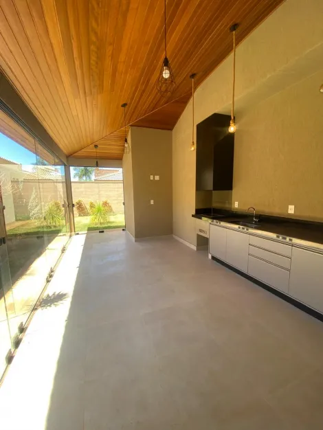 Cravinhos Alto do Vale Casa Venda R$1.100.000,00 Condominio R$850,00 3 Dormitorios 4 Vagas Area do terreno 275.00m2 Area construida 156.00m2