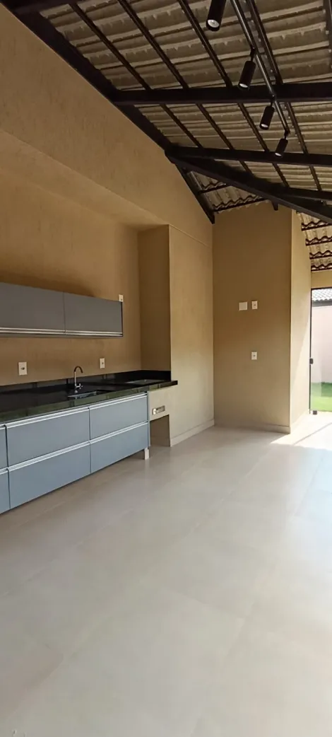 Cravinhos Alto do Vale Casa Locacao R$ 6.000,00 Condominio R$800,00 3 Dormitorios 4 Vagas Area do terreno 379.00m2 Area construida 158.00m2