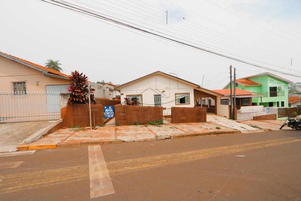 Alugar Casa / Padr&atilde;o em Toledo R$ 1.350,00 - Foto 1