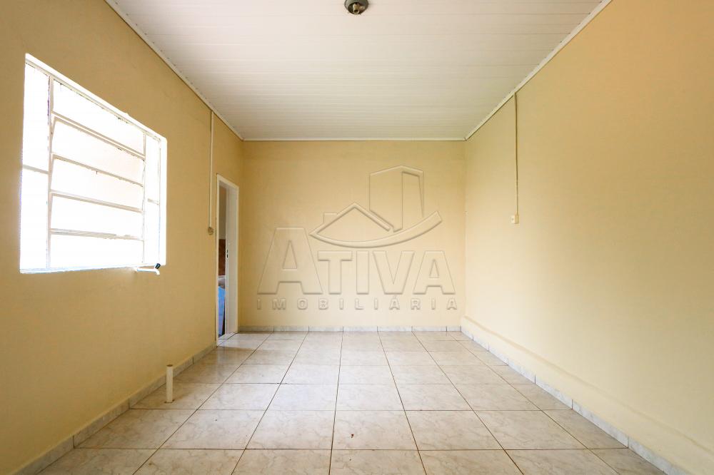 Alugar Casa / Padr&atilde;o em Toledo R$ 1.350,00 - Foto 8