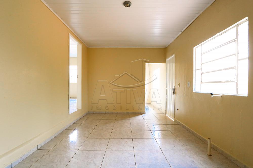 Alugar Casa / Padr&atilde;o em Toledo R$ 1.350,00 - Foto 9