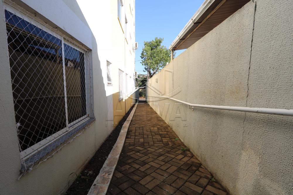 Alugar Apartamento / Padr&atilde;o em Toledo R$ 1.300,00 - Foto 4