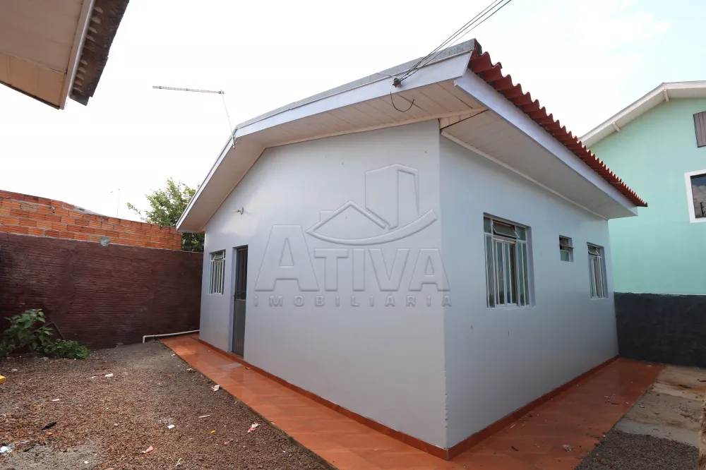 Alugar Casa / Padr&atilde;o em Toledo R$ 650,00 - Foto 2