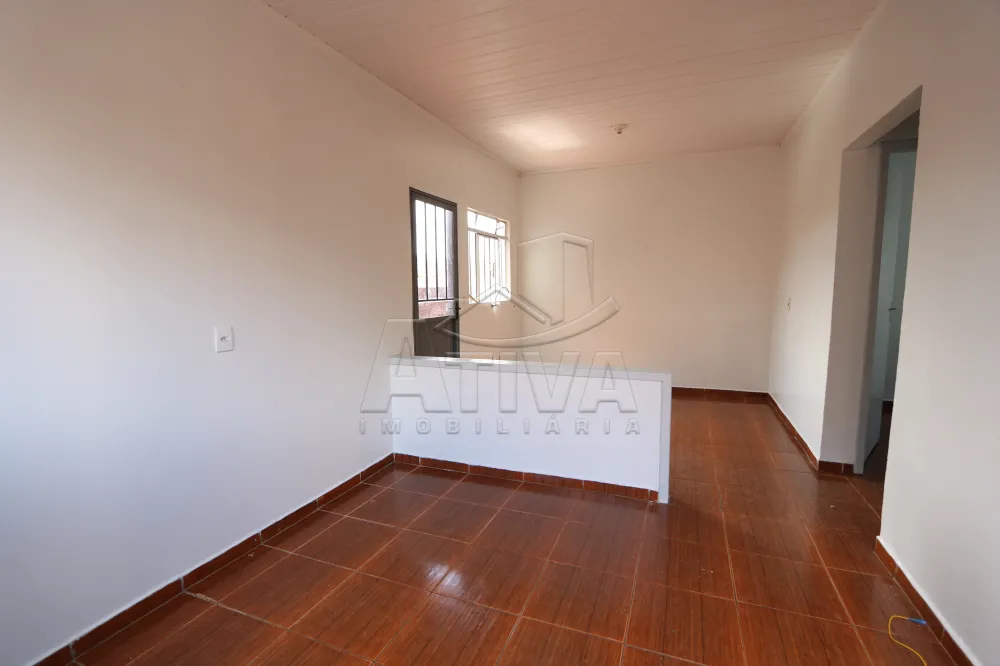 Alugar Casa / Padr&atilde;o em Toledo R$ 650,00 - Foto 4