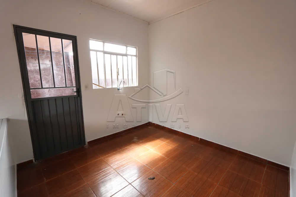 Alugar Casa / Padr&atilde;o em Toledo R$ 650,00 - Foto 5