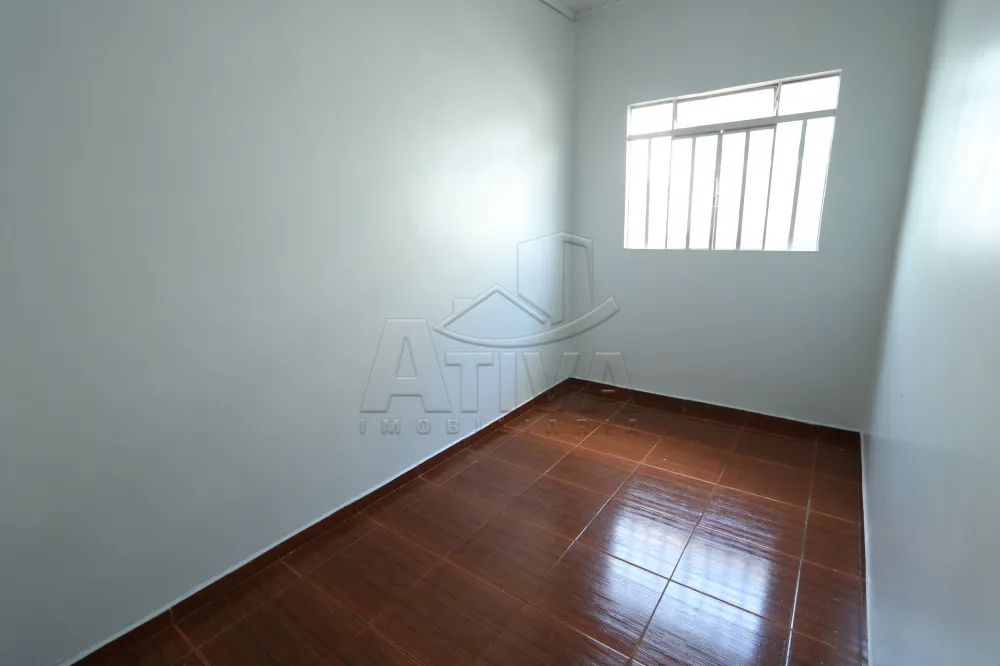 Alugar Casa / Padr&atilde;o em Toledo R$ 650,00 - Foto 6