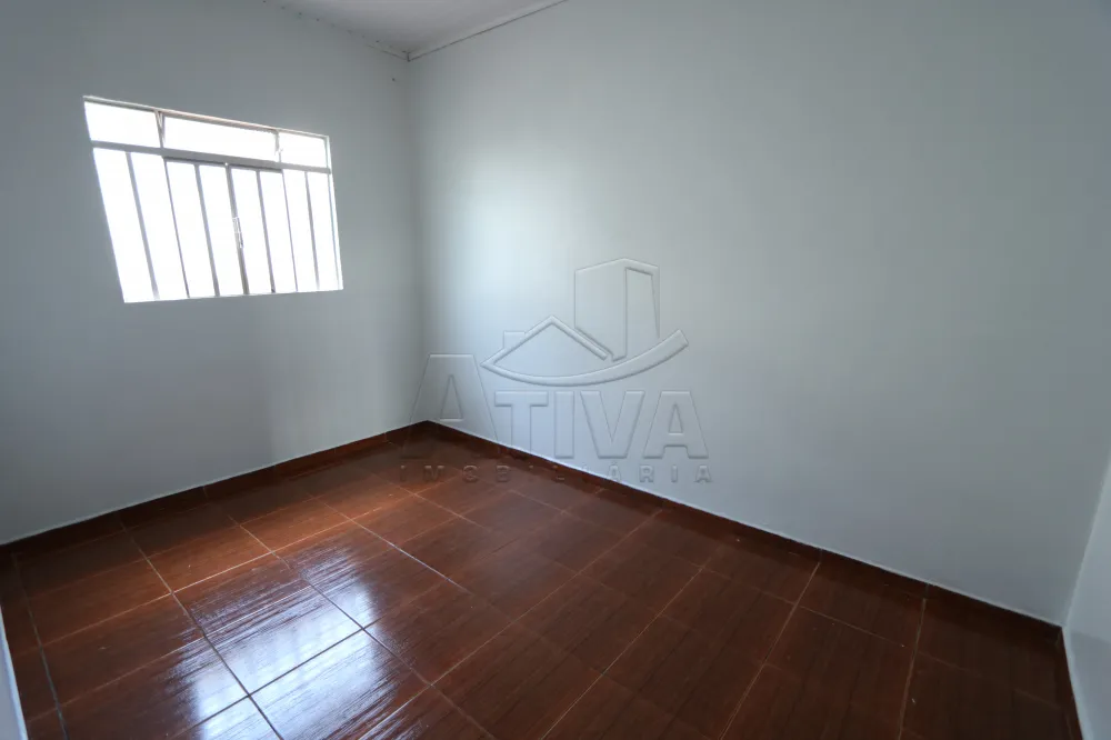 Alugar Casa / Padr&atilde;o em Toledo R$ 650,00 - Foto 8