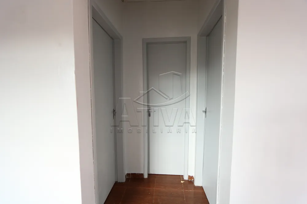 Alugar Casa / Padr&atilde;o em Toledo R$ 650,00 - Foto 9