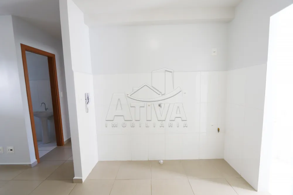 Alugar Apartamento / Padr&atilde;o em Toledo R$ 1.250,00 - Foto 7