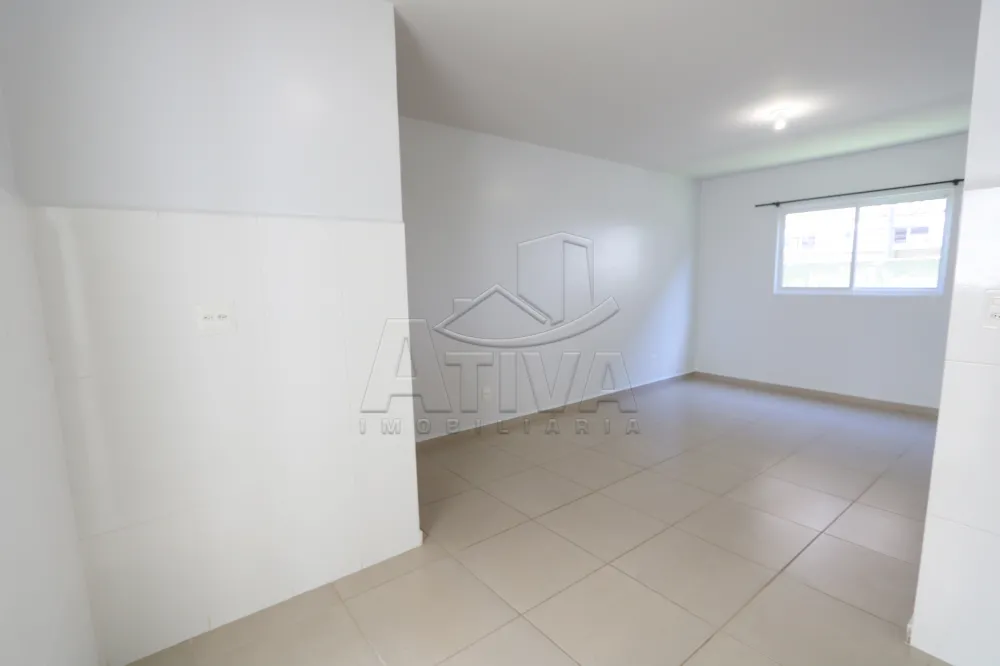 Alugar Apartamento / Padr&atilde;o em Toledo R$ 1.250,00 - Foto 8